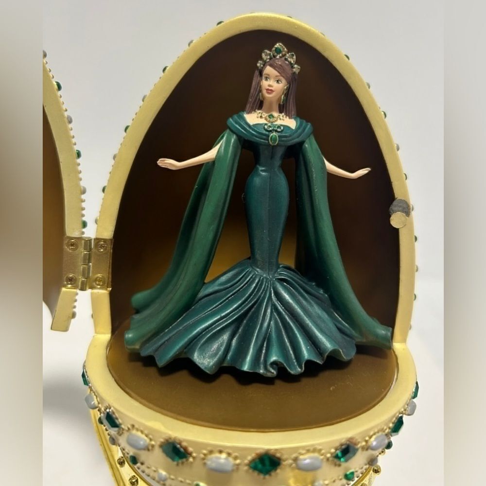 Barbie Collectibles Empress of Emeralds Resin Egg Avon Exclusive 2000 Mattel